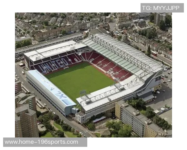 西汉姆联主场迎战曼联期待精彩对决双方球迷激情四溢共襄盛举